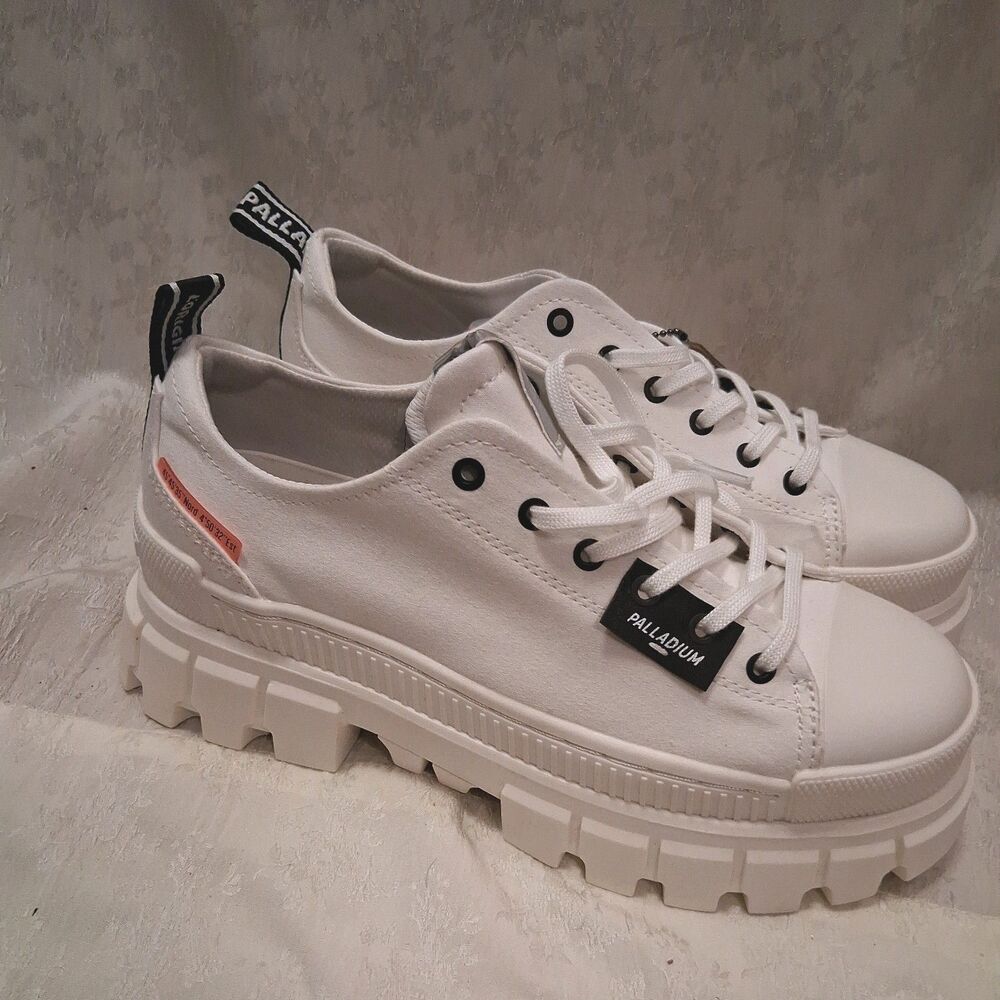 Palladium Revolt LO TX Star White Womens Platform Shoes Sz 8.5